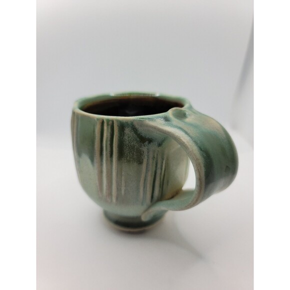 Artist Grigsby  Of Ohio Known For Hand Thrown Pieces Coffee/Tea Mug Thumb Rest - Picture 4 of 10